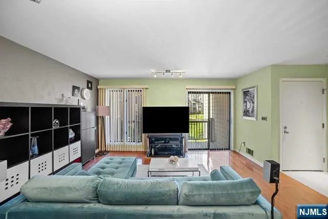 605 River Renaissance East Rutherford, NJ 07073