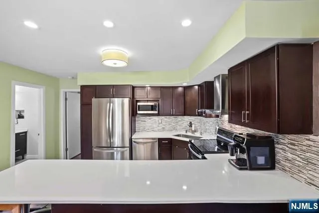 605 River Renaissance East Rutherford, NJ 07073