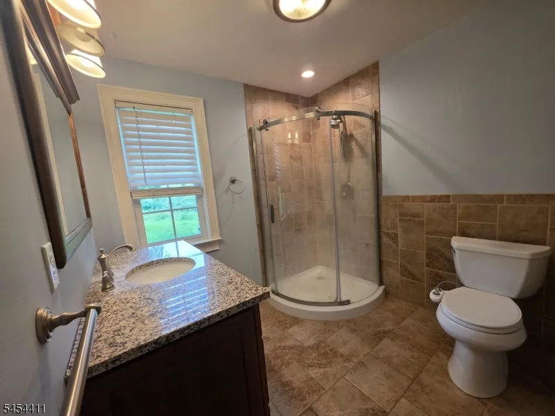 693 Townsbury Rd Mansfield, NJ 07838