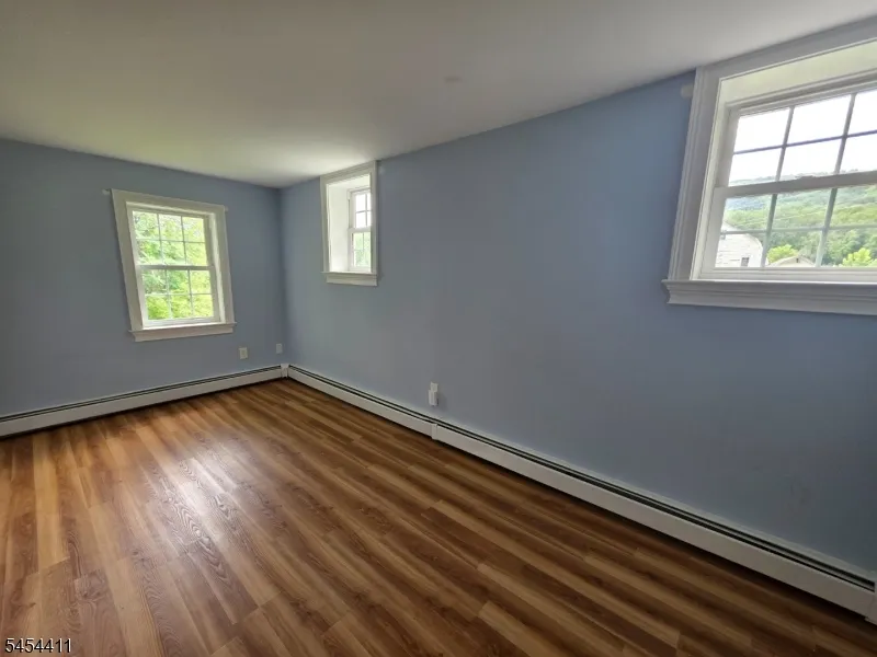 693 Townsbury Rd Mansfield, NJ 07838