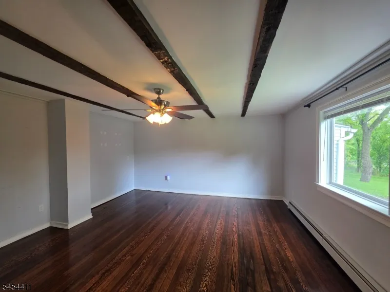 693 Townsbury Rd Mansfield, NJ 07838