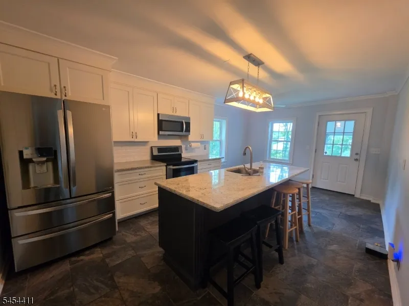 693 Townsbury Rd Mansfield, NJ 07838
