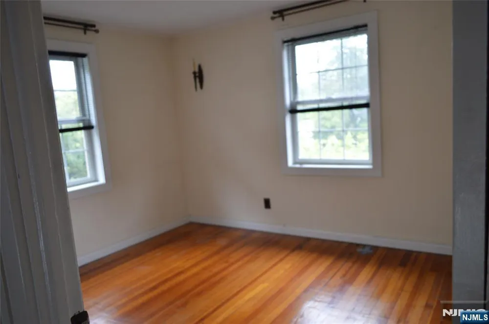 112 Tenafly Road Tenafly, NJ 07670