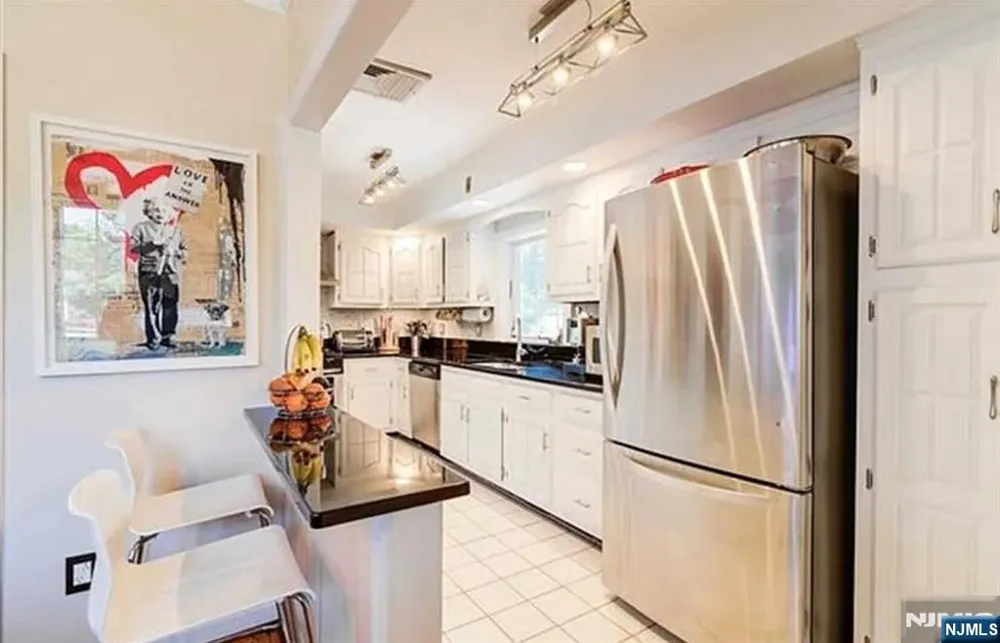 112 Tenafly Road Tenafly, NJ 07670