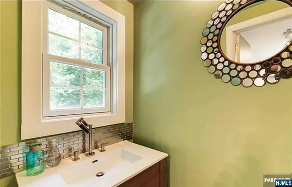 112 Tenafly Road Tenafly, NJ 07670