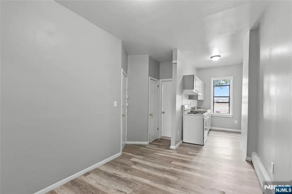 9 Monroe Street 6 Passaic, NJ 07055