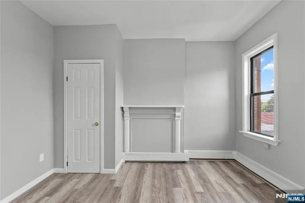 9 Monroe Street 6 Passaic, NJ 07055