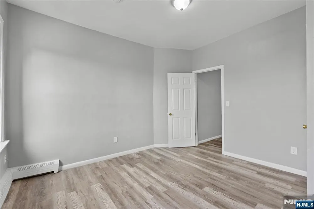 9 Monroe Street 6 Passaic, NJ 07055