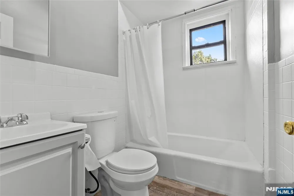 9 Monroe Street 6 Passaic, NJ 07055