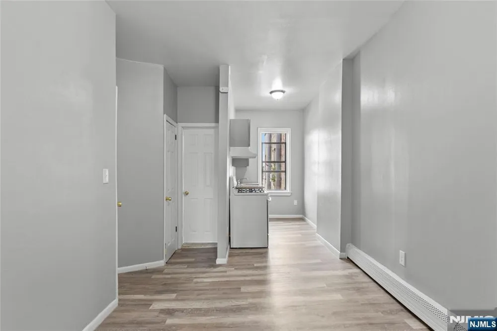 9 Monroe Street 6 Passaic, NJ 07055