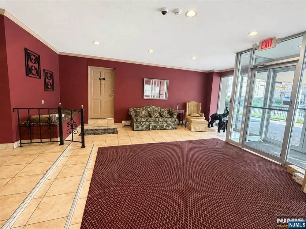 20 Jefferson Street F7 Hackensack, NJ 07601