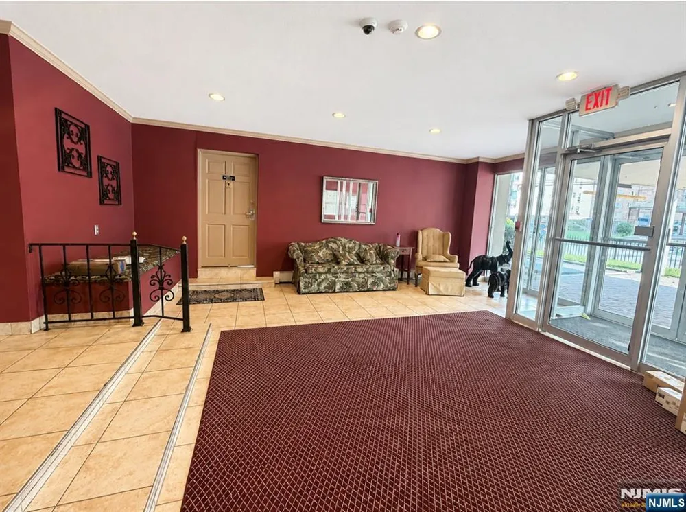 20 Jefferson Street F7 Hackensack, NJ 07601