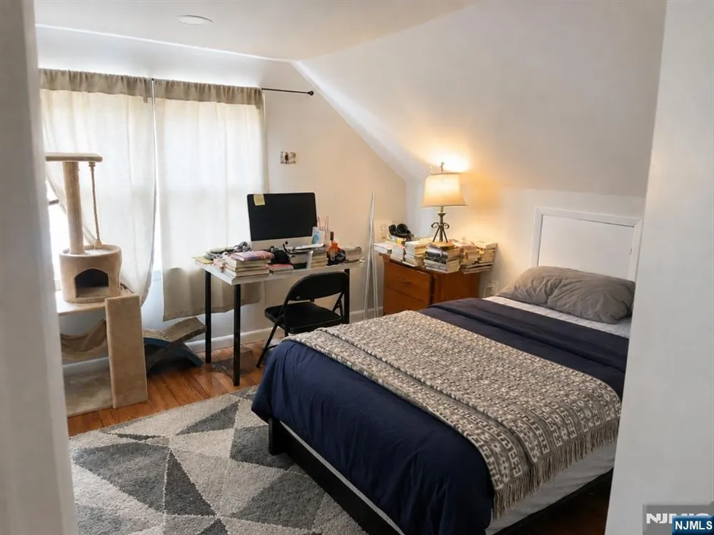 208 John Street 2 Harrison, NJ 07029