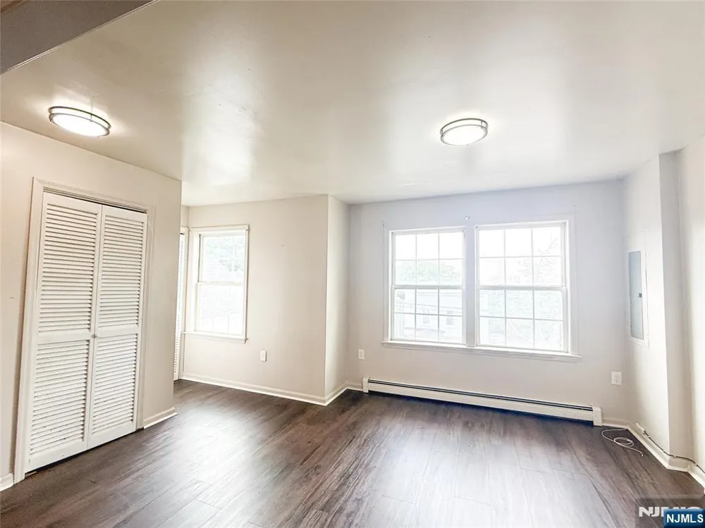 9 3rd Street 7 Paterson, NJ 07522