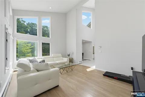 15 Hudson Terrace