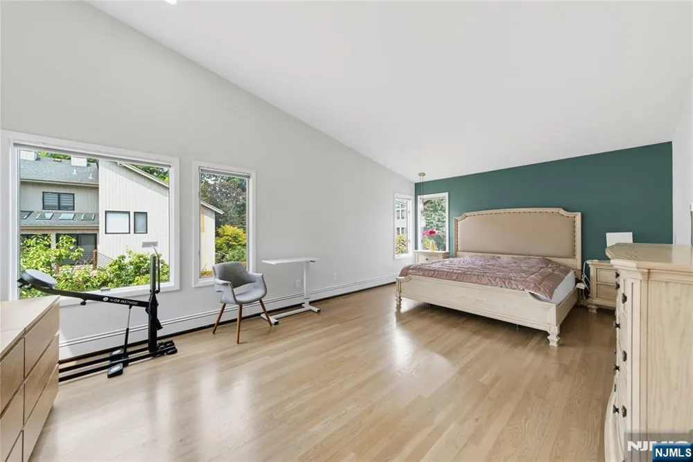15 Hudson Terrace Englewood Cliffs, NJ 07632