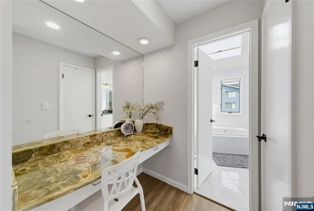 15 Hudson Terrace Englewood Cliffs, NJ 07632