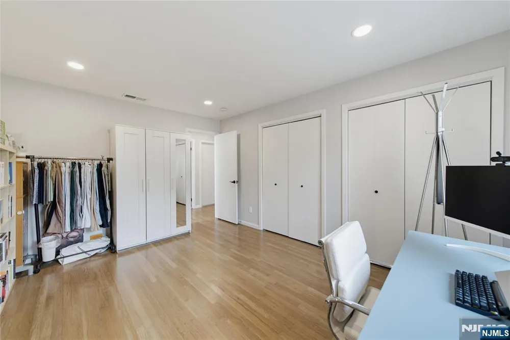 15 Hudson Terrace Englewood Cliffs, NJ 07632