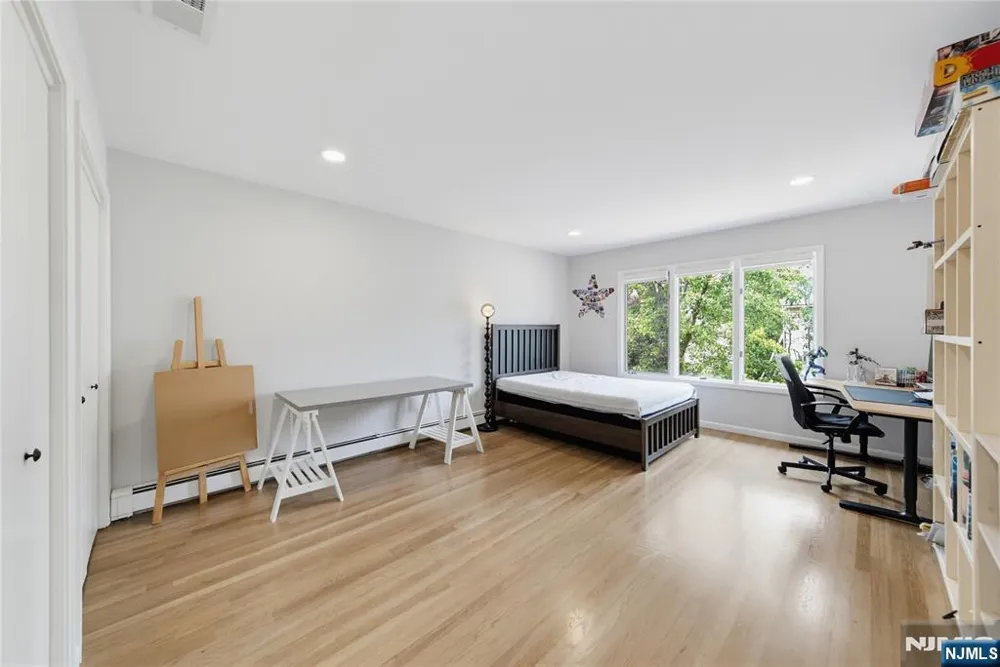 15 Hudson Terrace Englewood Cliffs, NJ 07632
