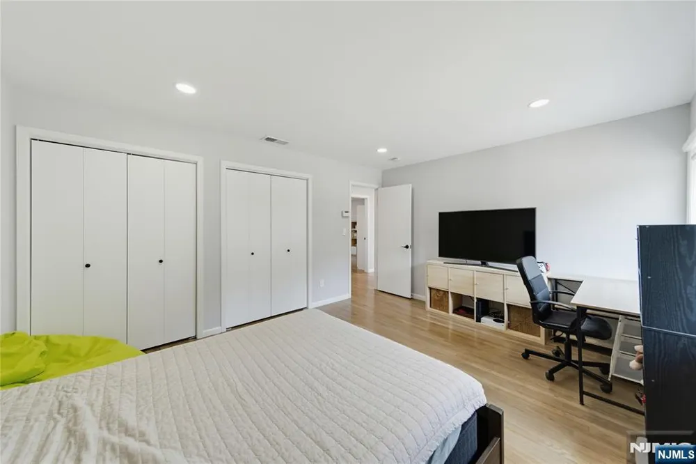 15 Hudson Terrace Englewood Cliffs, NJ 07632