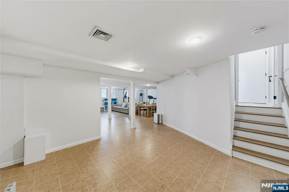 15 Hudson Terrace Englewood Cliffs, NJ 07632