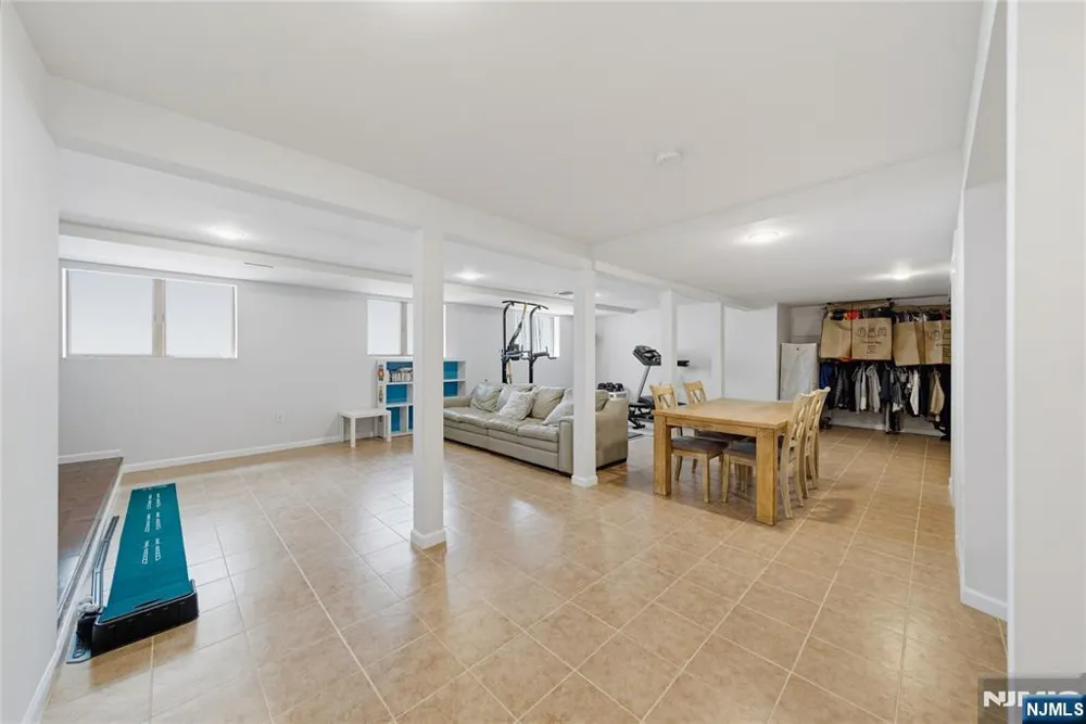15 Hudson Terrace Englewood Cliffs, NJ 07632