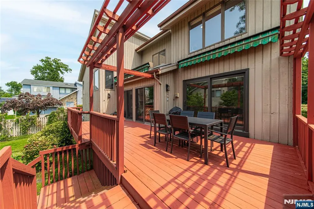 15 Hudson Terrace Englewood Cliffs, NJ 07632