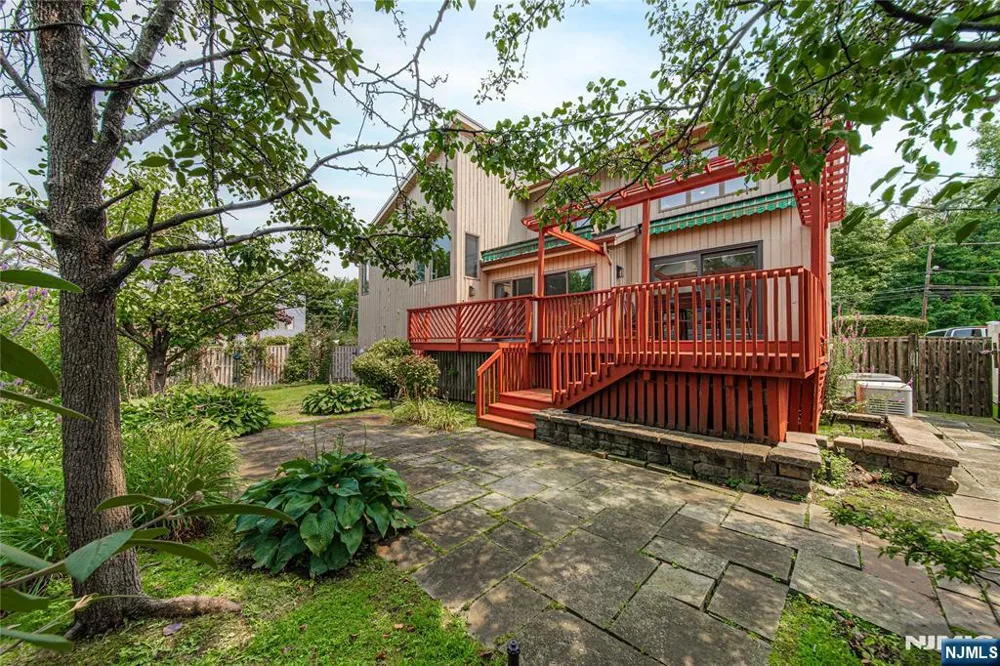15 Hudson Terrace Englewood Cliffs, NJ 07632