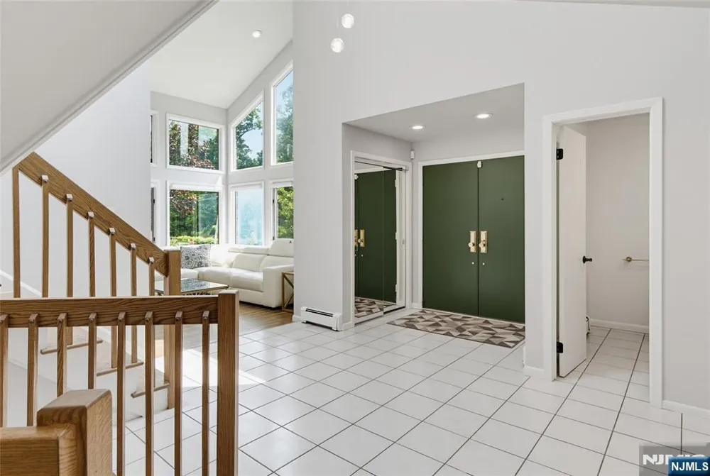 15 Hudson Terrace Englewood Cliffs, NJ 07632