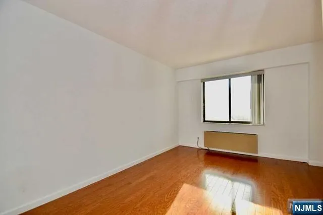 233 12th Street 2A Palisades Park, NJ 07650