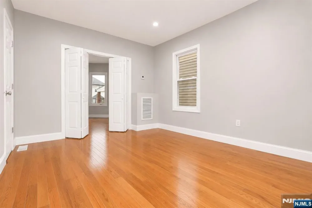734 Summer Avenue 1 Newark, NJ 07104