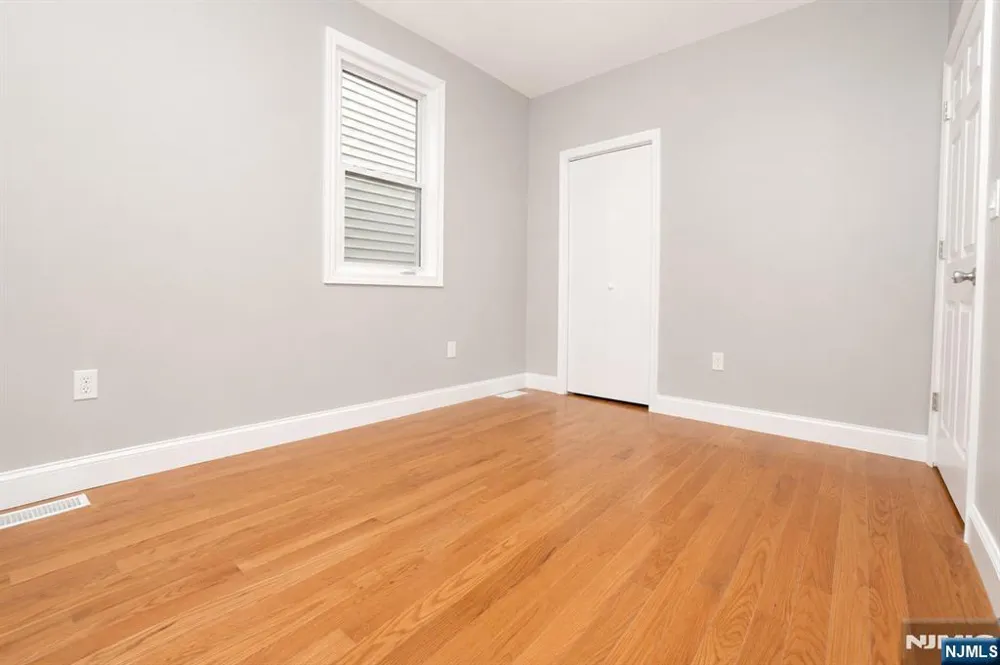 734 Summer Avenue 1 Newark, NJ 07104