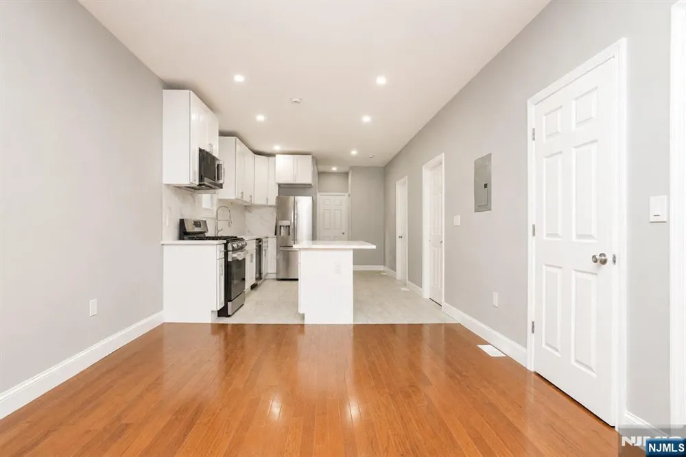734 Summer Avenue 1 Newark, NJ 07104