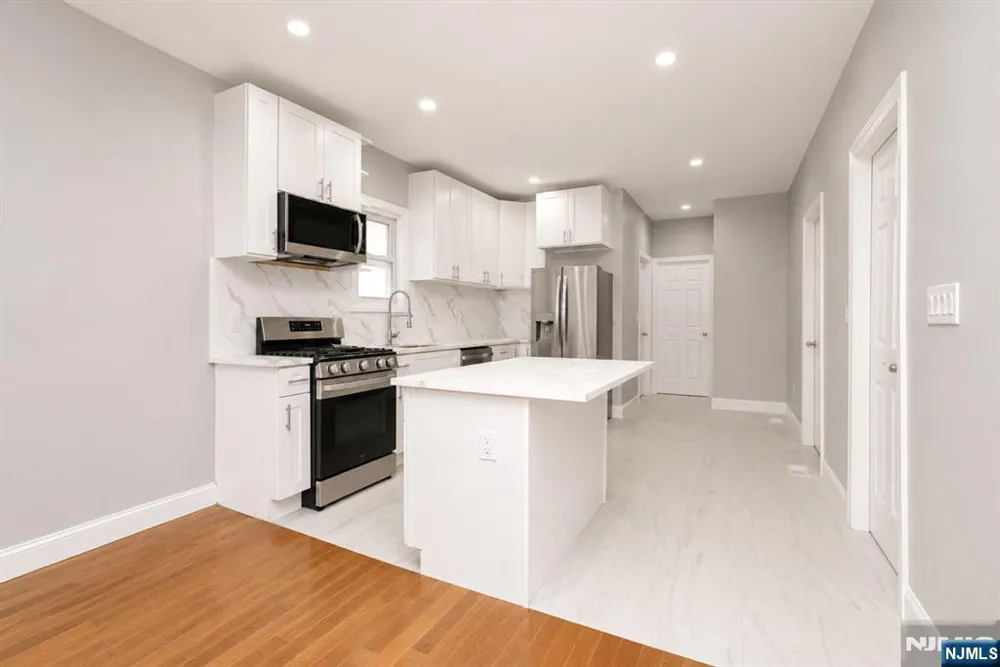 734 Summer Avenue 1 Newark, NJ 07104