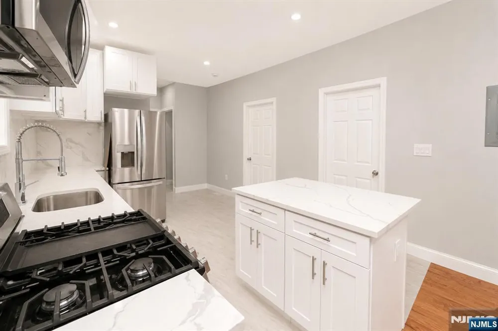 734 Summer Avenue 1 Newark, NJ 07104