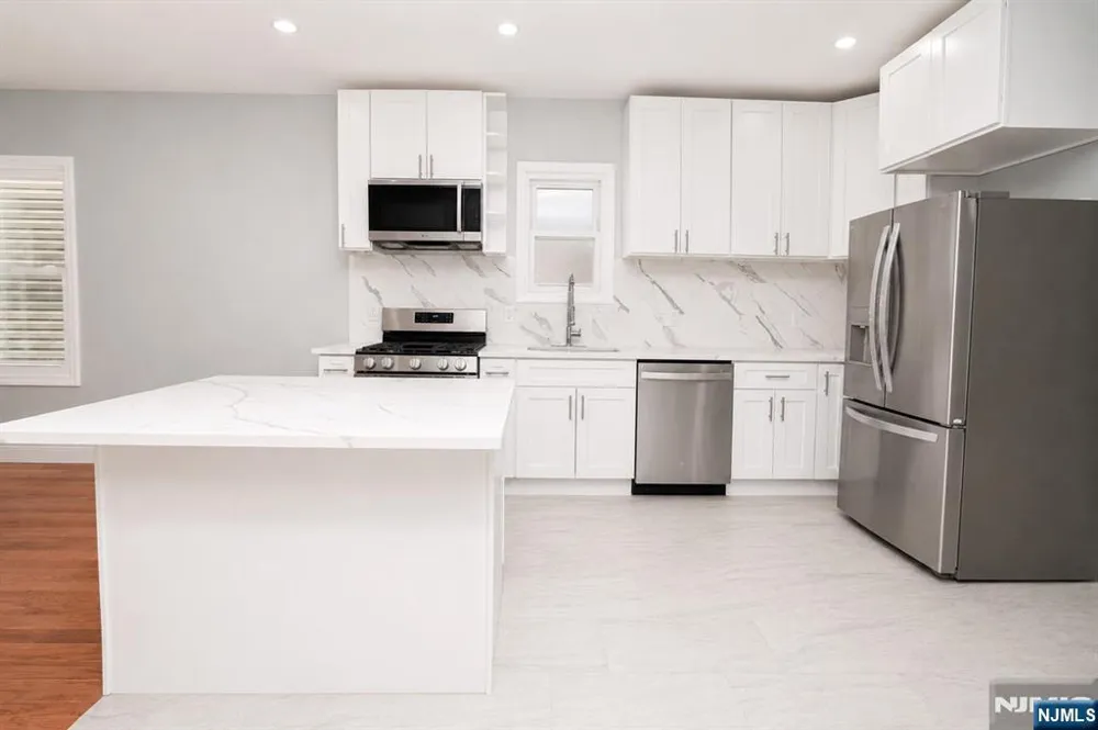 734 Summer Avenue 1 Newark, NJ 07104