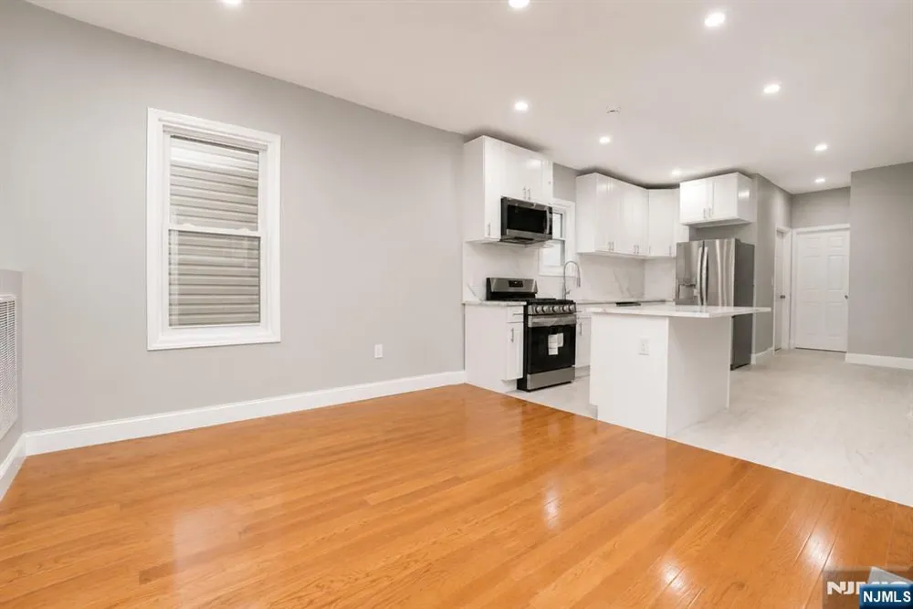 734 Summer Avenue 1 Newark, NJ 07104
