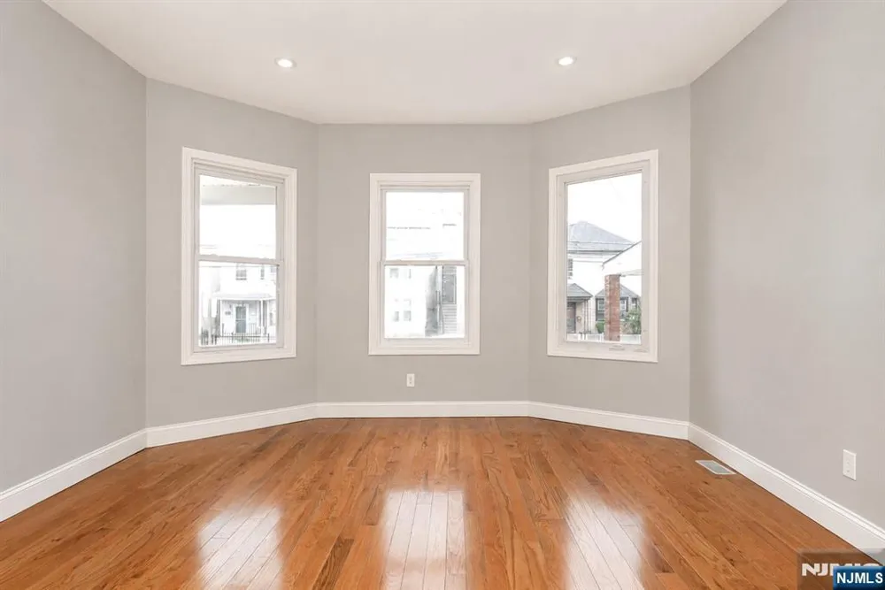 734 Summer Avenue 1 Newark, NJ 07104