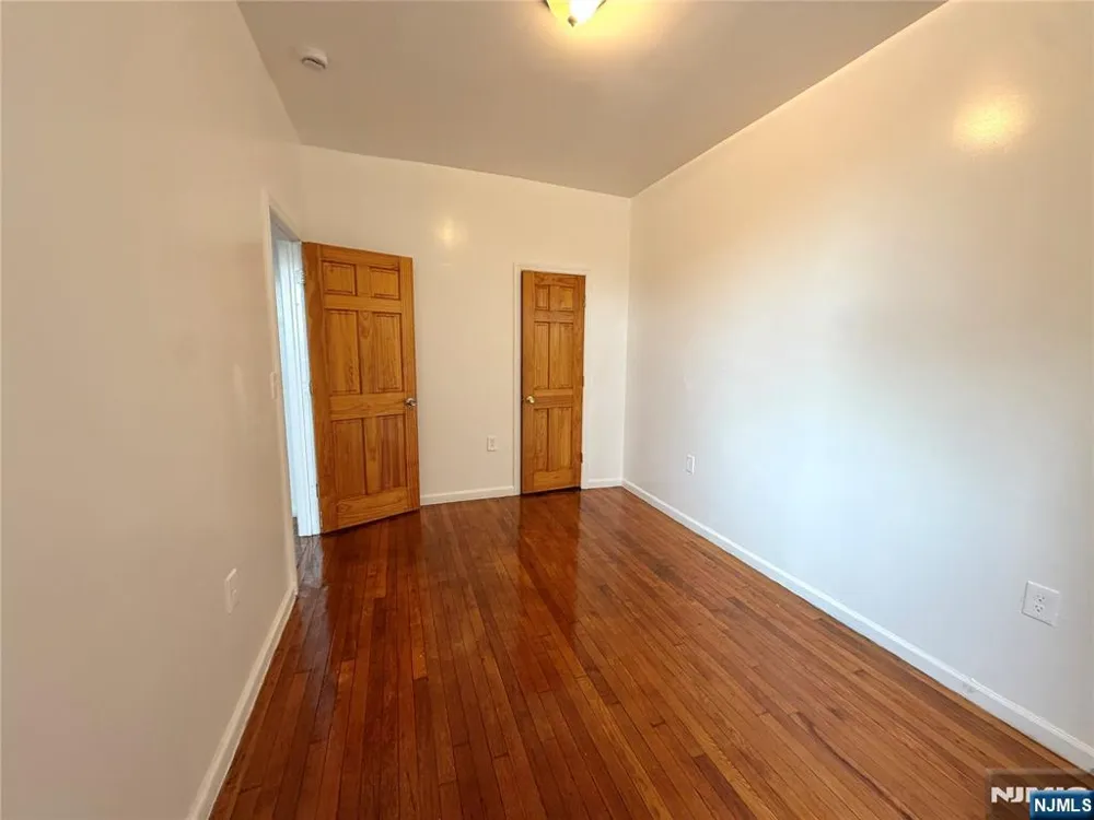 94 Munn Avenue 47 East Orange, NJ 07018