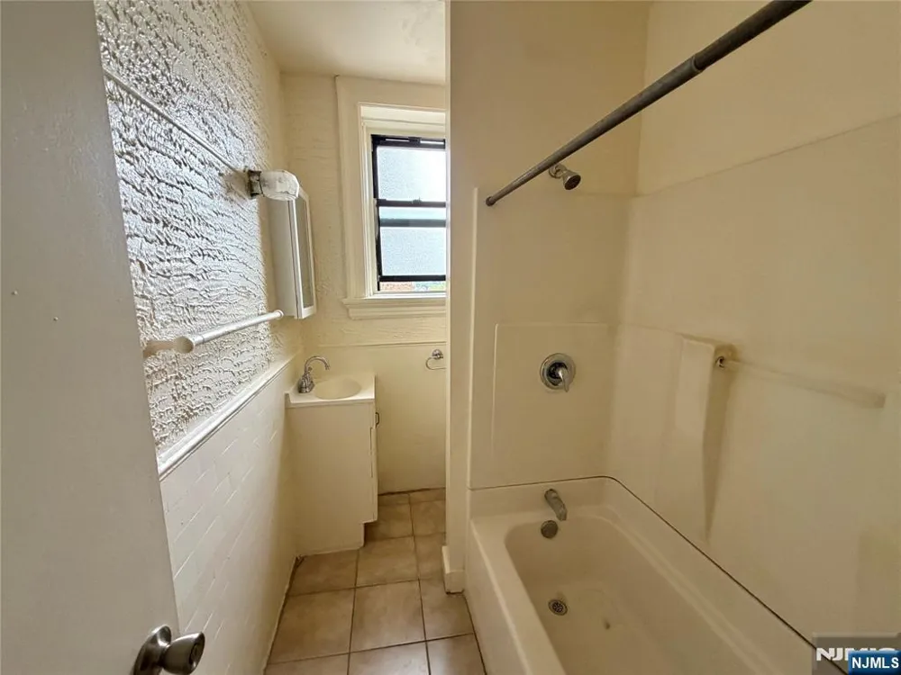 94 Munn Avenue 37 East Orange, NJ 07018