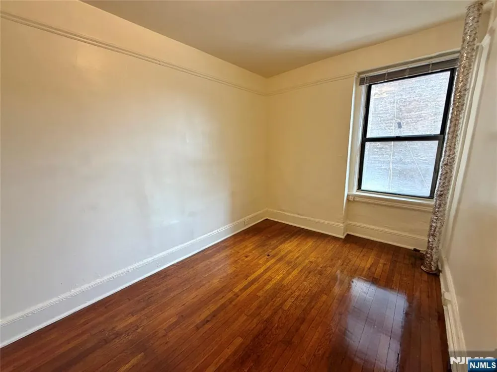 94 Munn Avenue 37 East Orange, NJ 07018