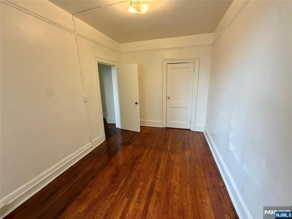 94 Munn Avenue 37 East Orange, NJ 07018