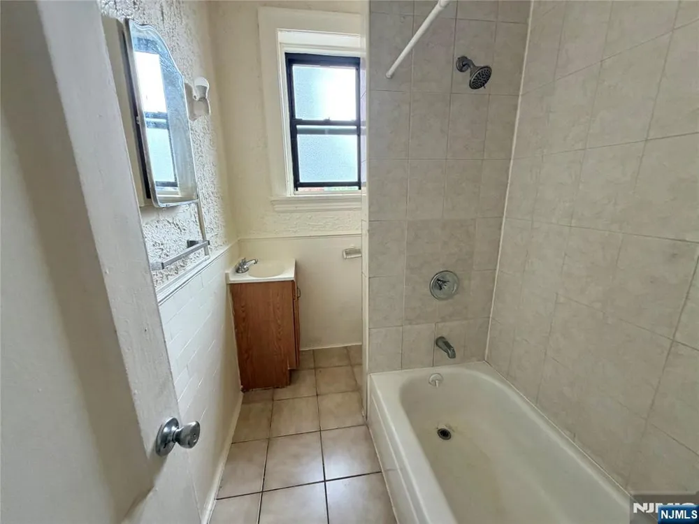 94 Munn Avenue 27 East Orange, NJ 07018