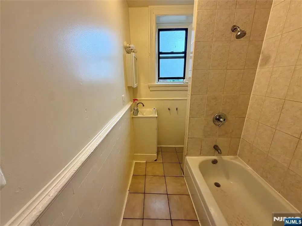 94 Munn Avenue 7 East Orange, NJ 07018