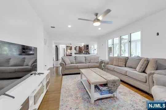 60 Ivy Place Wayne, NJ 07470