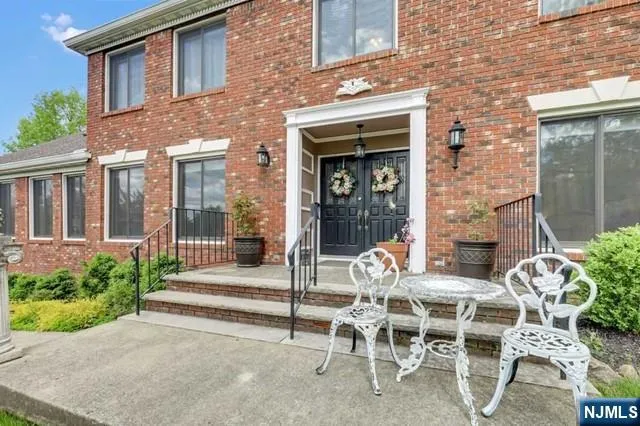 60 Ivy Place Wayne, NJ 07470