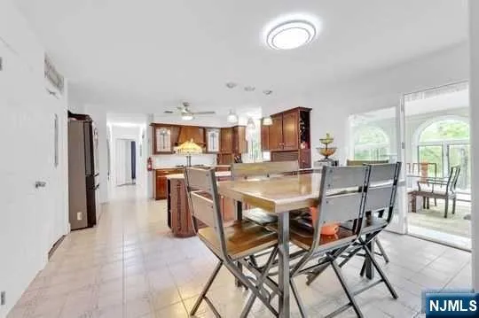 60 Ivy Place Wayne, NJ 07470