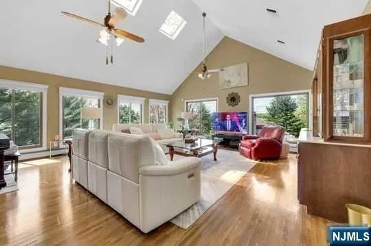 60 Ivy Place Wayne, NJ 07470