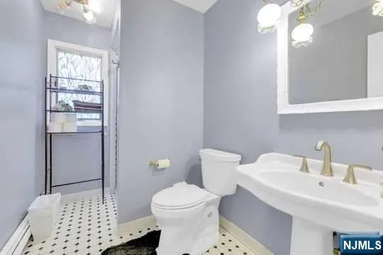 60 Ivy Place Wayne, NJ 07470