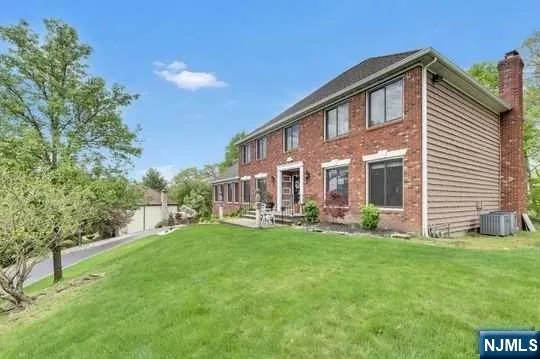 60 Ivy Place Wayne, NJ 07470